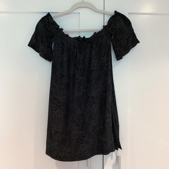 knot sisters Dresses & Skirts - Knot Sisters Off the Shoulder Dress